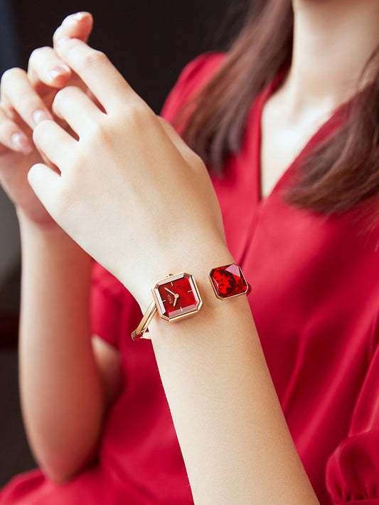 Saga Family Women's Luxury Watch | Elegant Bangle Timepiece™