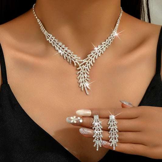 Elegant 3-Piece Leaf Jewelry Set – Trendy Necklace & Earrings for Women™