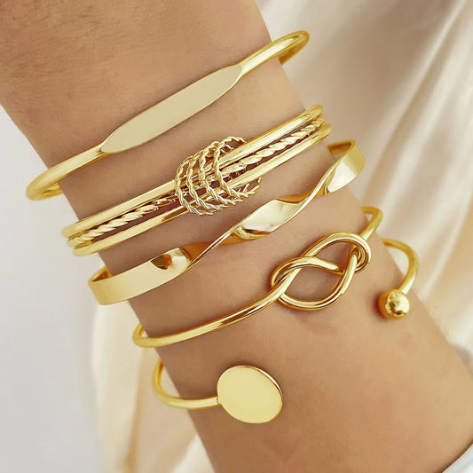 IPARAM Elegant Twist Bracelets – Layered Sparkling Bangles for Women & Couple Gift™
