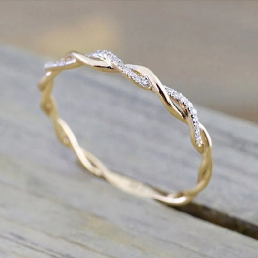 Huitan Women's Minimalist Twist Ring – Thin Cubic Zirconia Band™
